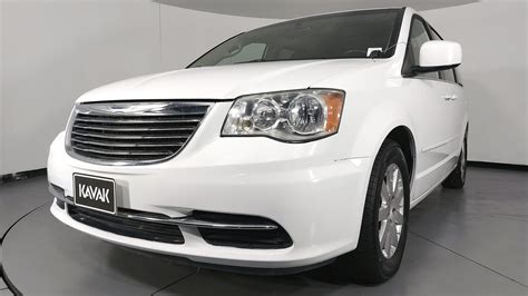 Autos Chrysler Town Country 3 6 TOURING PIEL Minivan 2015 Usados