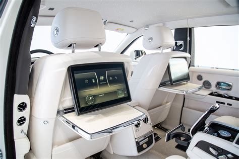 2021 Rolls Royce Phantom Pure White For Sale in Dubai, UAE