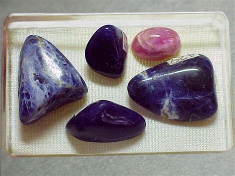Содалит, Sodalite, Sodalith, • Mineral Catalog