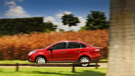 Car Wallpapers in Good Images LANÇAMENTO 2013 Fiat Grand Siena