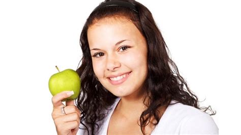 Health Benefits Of Eating Apple At Night