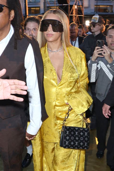 Beyonc And Jay Z Attend Pharrell S First Louis Vuitton Fashion Show