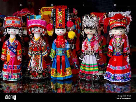 China Chinese Dolls Hi Res Stock Photography And Images Alamy