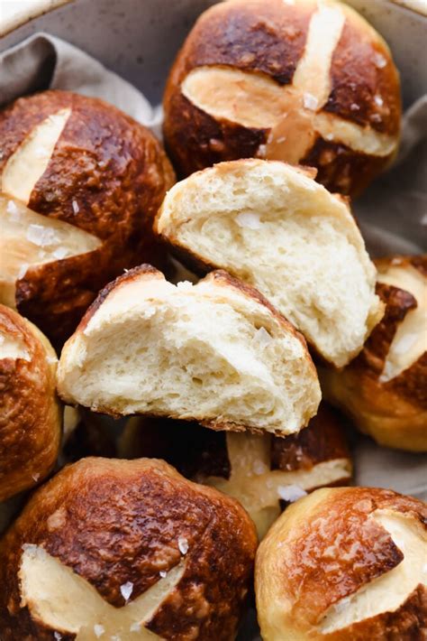 The Best Homemade Pretzel Rolls The Recipe Critic