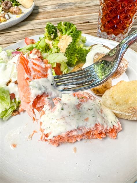 Healthy Creamy Dill Sauce – Hallstrom Home