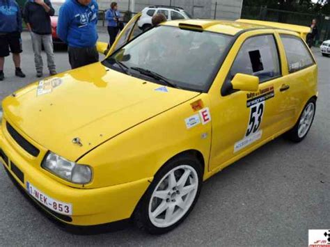 Seat Ibiza Rallye presque neuve 3 courses pièces et voitures de