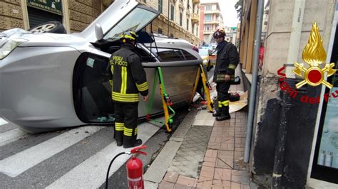 Un Altra Auto Si Ribalta Illeso Il Conducente Di Anni