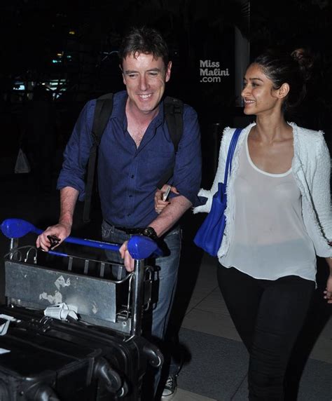 Airport Spotting: Ileana D'Cruz Returns To Mumbai With Her Boyfriend ...