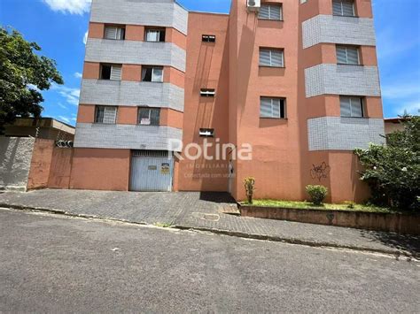 Kitnet na Rua Eduardo de Oliveira 765 Cazeca em Uberlândia por R 1