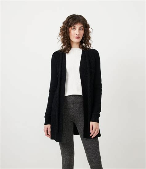 Cardigan Alongado em Tricô Pontos Diferenciados e Bolsos Preto