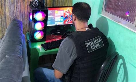 Pol Cia Apreende Adolescente De Anos Por Amea As De Ataque A Uma