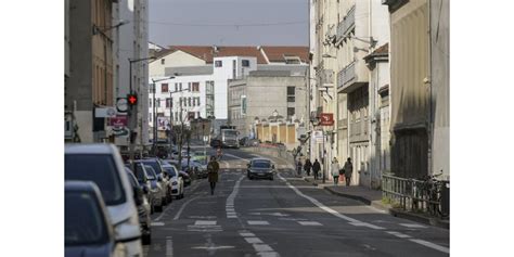 Métropole de Lyon Givors la conductrice dune trottinette grièvement