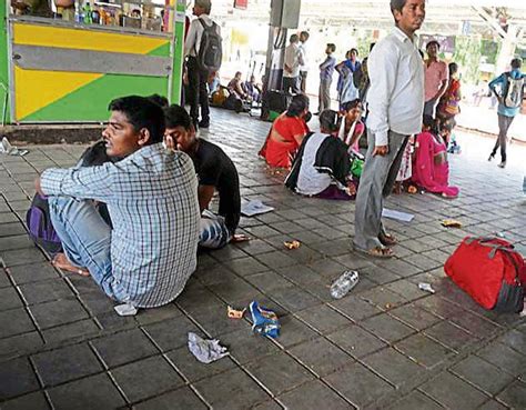 Kalyan Station Ranks Third In 10 Most Dirtiest Railway Stations Across