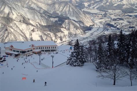 Gala Yuzawa Resort Guide - World Snowboard Guide