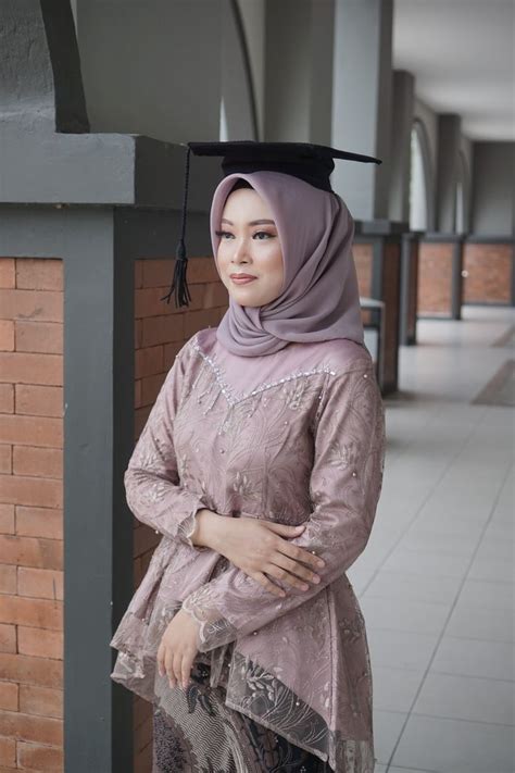 Referensi Wisuda Outdoor Model Kebaya Model Kebaya Modern Muslim