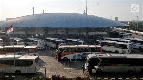 Jelang Hari Raya Idul Adha Jumlah Penumpang Di Terminal Pulogebang