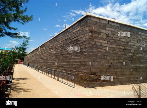 serene huge walls view  kumari amman temple  kanyakumaridevi kanya