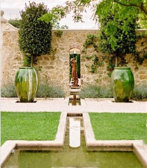 15 Italian Style Garden Ideas for a Romantic Courtyard