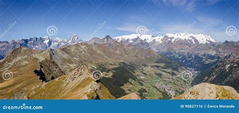 Landschap Van Zerbion Piek Monte Rosa Group Op De Achtergrond De