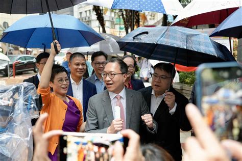 區議會改革︱風雨不改！林定國落區爭取市民支持完善地區治理方案 新冠疫情專頁