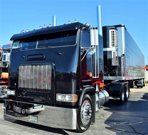 Coe Freightliner Custom With Matchin Reefer Freightliner Trucks Big