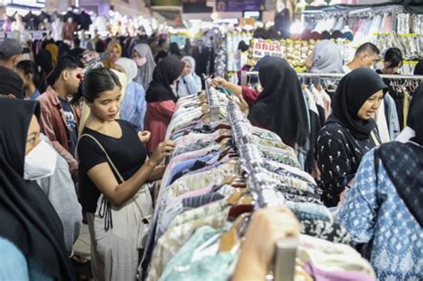 Omzet Pedagang Tanah Abang Jelang Ramadhan Meningkat Signifikan