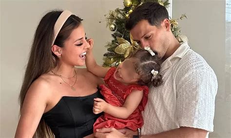 Luciana Fuster Patricio Parodi Protagonizaron Foto Navidad