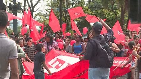 Ap S Acordo O Governo De Mg Fam Lias Da Ocupa O Carolina De Jesus