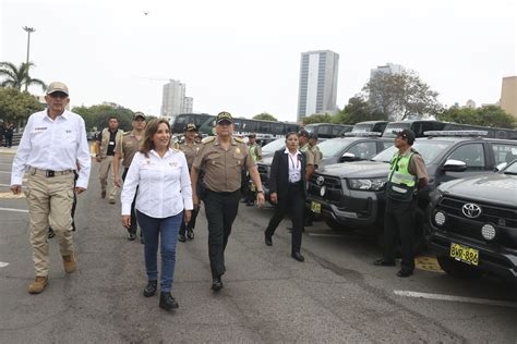 Presidenta Dina Boluarte Participa En Ceremonia De Entrega De Veh Culos