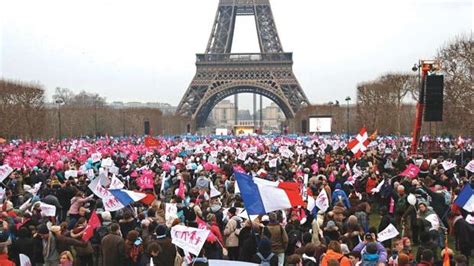 Protesters Take To Paris Streets