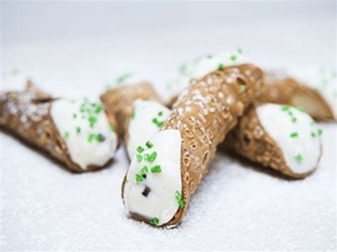 Best Cannoli Little Italy NYC - 2023 Guide