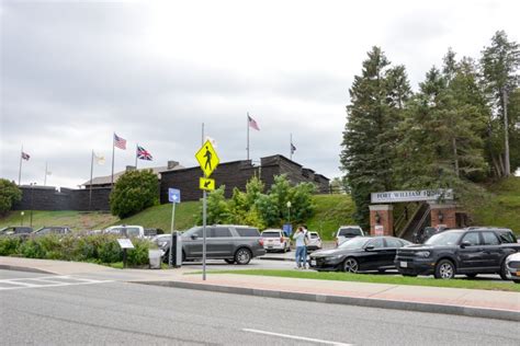 fort william henry  center  land  interpretation