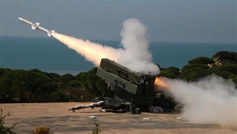 MAZAGÓN BEACH El Regimiento de Artillería Antiaérea nº 73 realiza