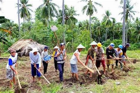 Gemohing Tradisi Gotong Royong Dalam Indahnya Syair And Pantun Okezone