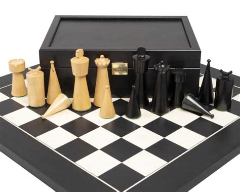 Pi Ces Echecs Moderne Et Design Noires Et Ivoire En Bois