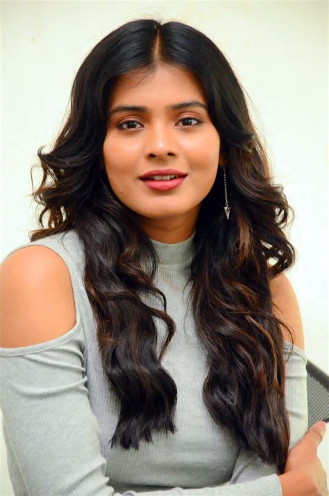DESI ACTRESS PICTURES Hebah Patel Latest Hot Spicy Glamour PhotoShoot