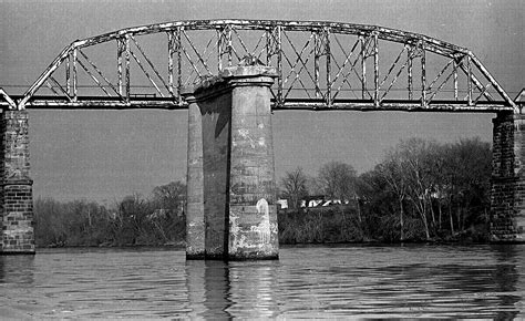 Silver Bridge Collapse - Cape Girardeau History and Photos