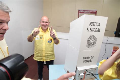 Não tenho mágoas de ninguém diz Roberto Cláudio após votar na