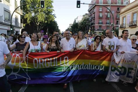 Las Mejores Imágenes Del Orgullo Gay En Sevilla