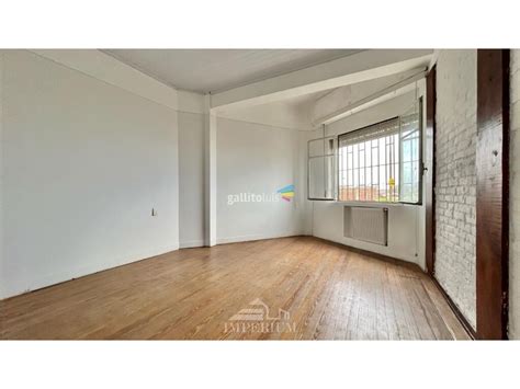 Apartamento De Dormitorios Frente A La Rambla Gran Breta A