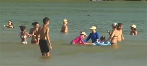 Após despejo de esgoto no mar nova análise aponta que praias de