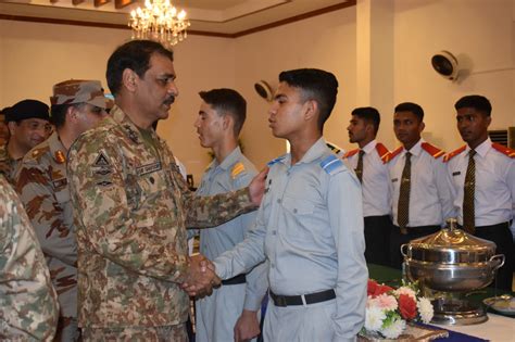 Lt Gen Asif Ghafoor Commander Corps Along With Ig Fc Bln N Visit