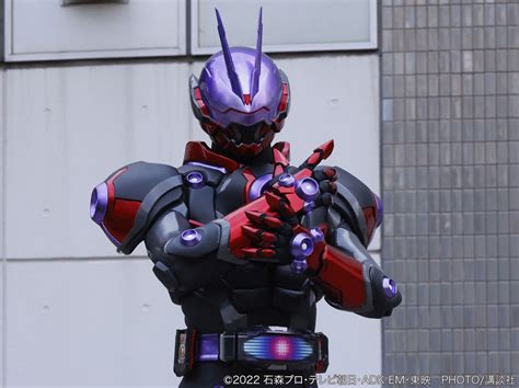 ゲームマスターの正体をテレマガが激写！ これが仮面ライダーグレアだ！ 【仮面ライダーギーツ】 ｜講談社