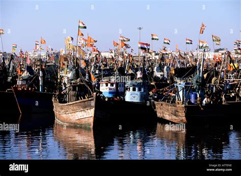 India, Gujarat, Veraval harbour Stock Photo - Alamy