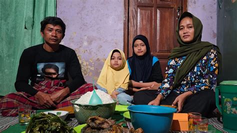 Beginilah Rasanya Makan Malam Di Kampung Mati Bersama Keluarga Shela