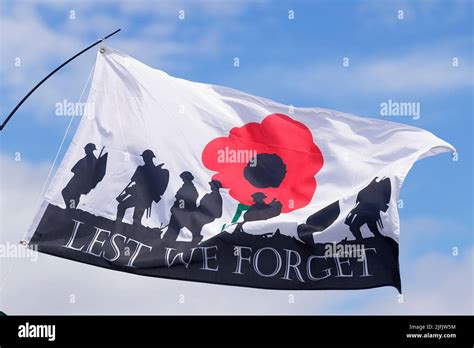 Lest We Forget Flag Stock Photo - Alamy