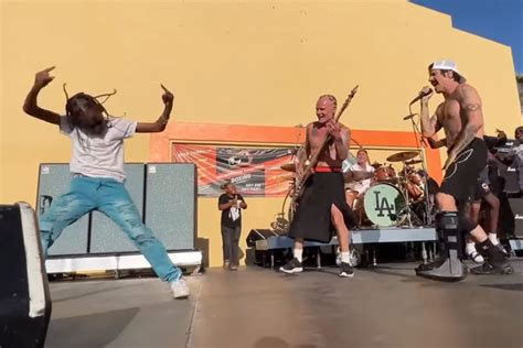 Watch Red Hot Chili Peppers And Jay Rock Jam At A California Playground