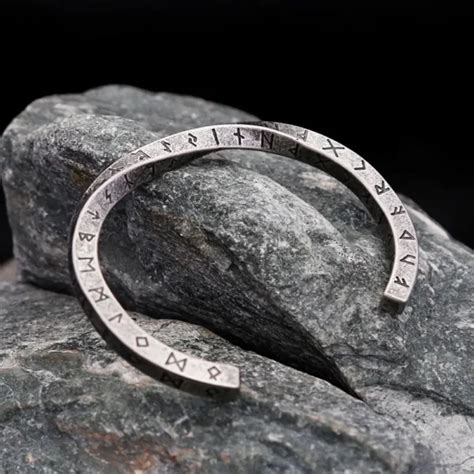 BRACELET VIKING RUNES RÚN La Boutique Viking