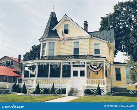 The Victorian Style Gibson Woodbury House Stock Photo Image Of Facade