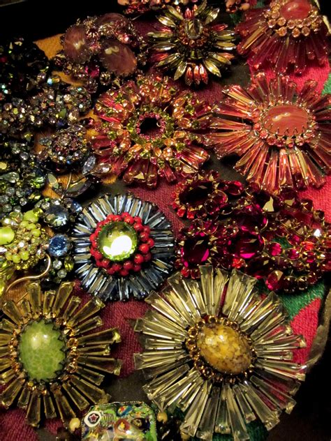 Schreiner Ruffle Brooches Vintage Jewelry Art Vintage Jewels